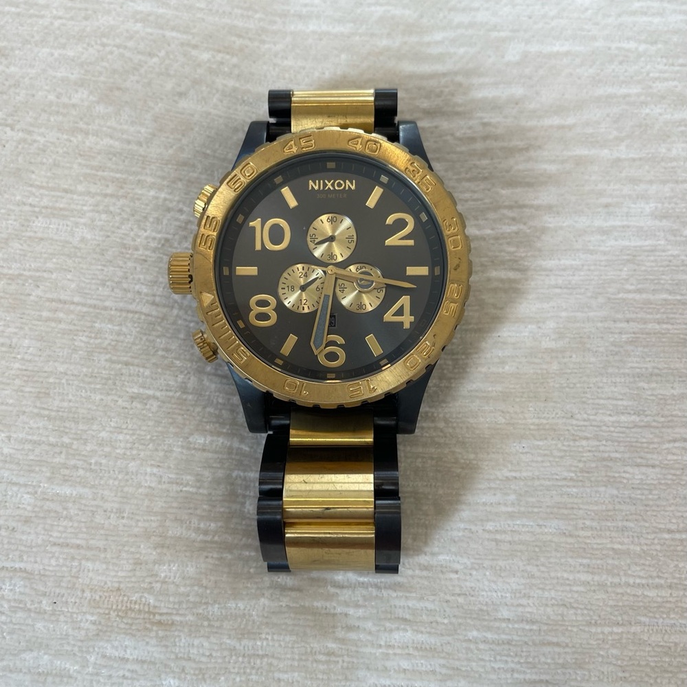 NIXON Watch Mens 51-30 CHRONO Gunmetal & Gold A083-595 A083595 51 MM